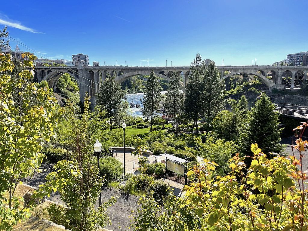 Huntington Park and the gorge, the landing area below the ride.